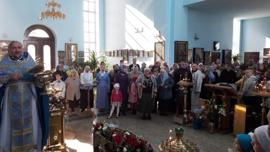 Божественная литургия в день праздника Покрова Пресвятой Богородицы